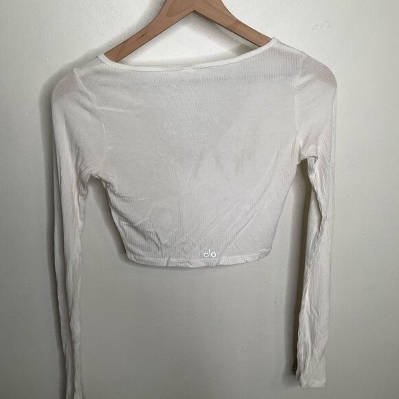 Alo Yoga Ribbed Cropped Whisper Cardigan - Picture 5 of 10